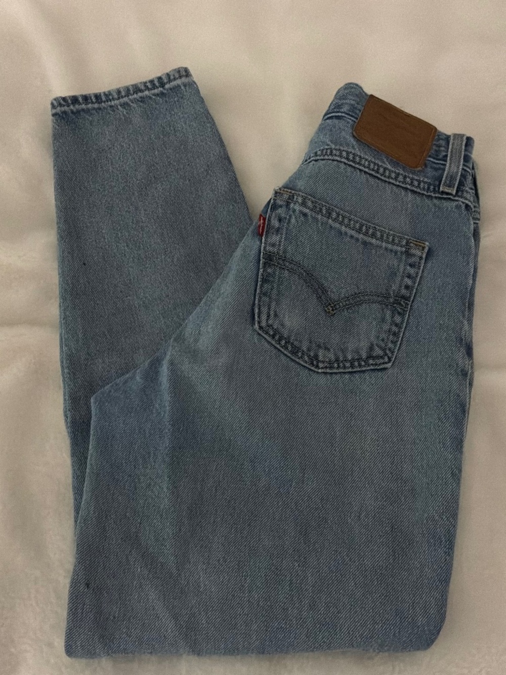 Levi’s Premium 80s Mom Jeans Light Wash Denim High Rise Size 25